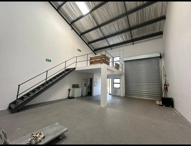146M² WAREHOUSE TO LET IN KYALAMI